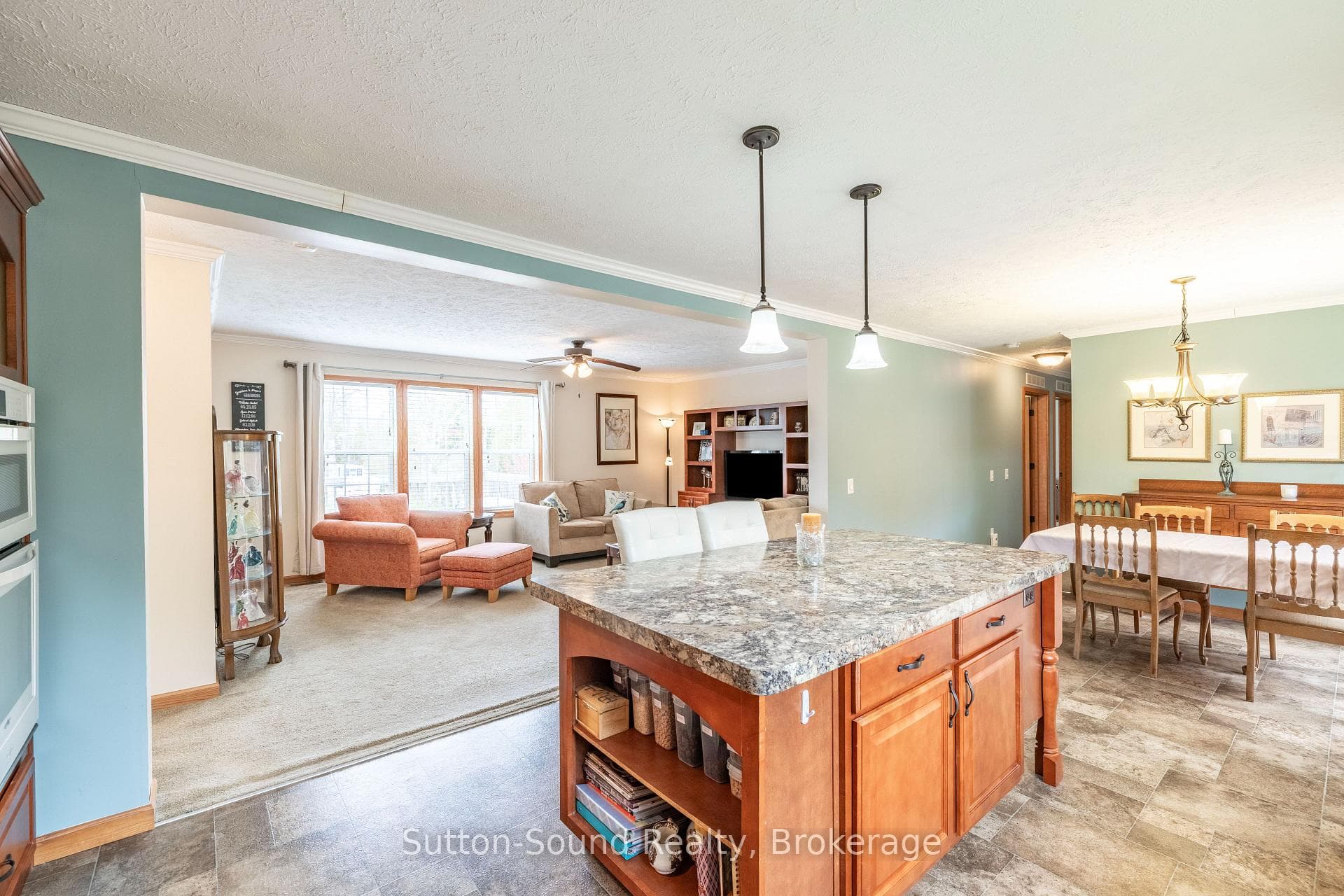21 Cardinal Avenue photo 6