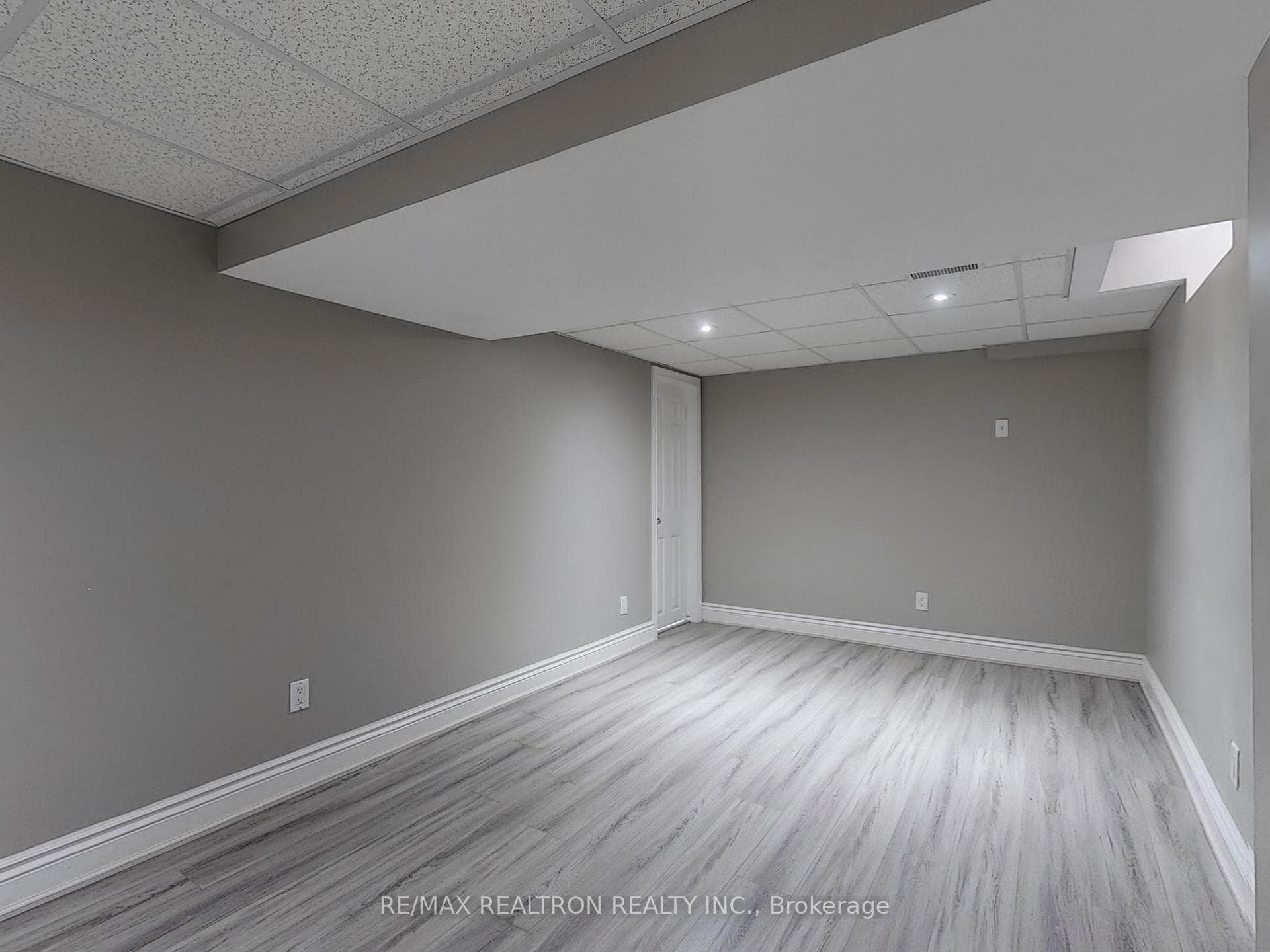 328 Bristol Crescent photo 28