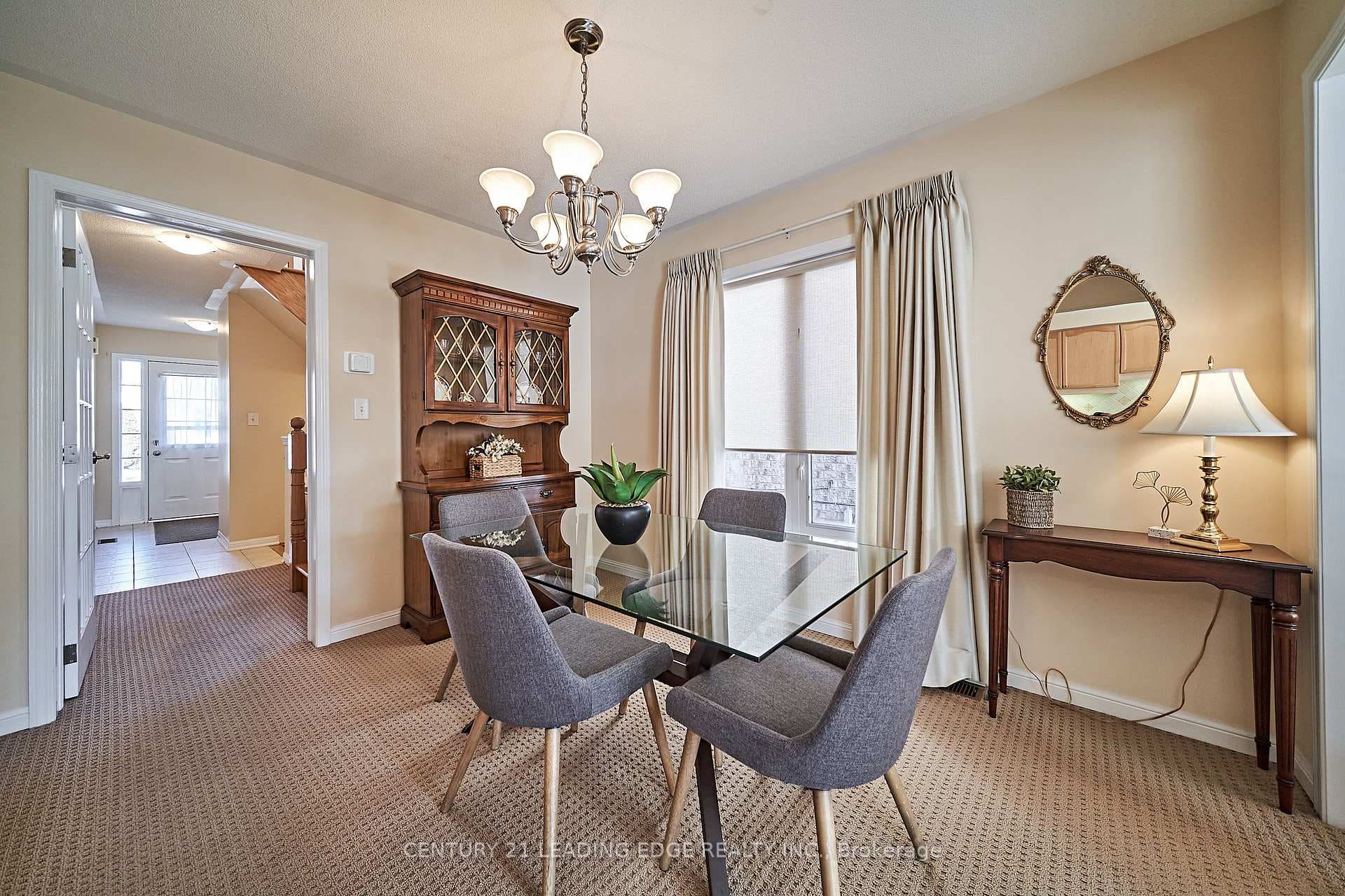 22 Dougherty Crescent photo 9