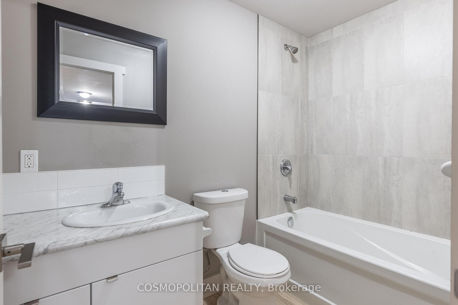 3217 DORCHESTER Road photo 34