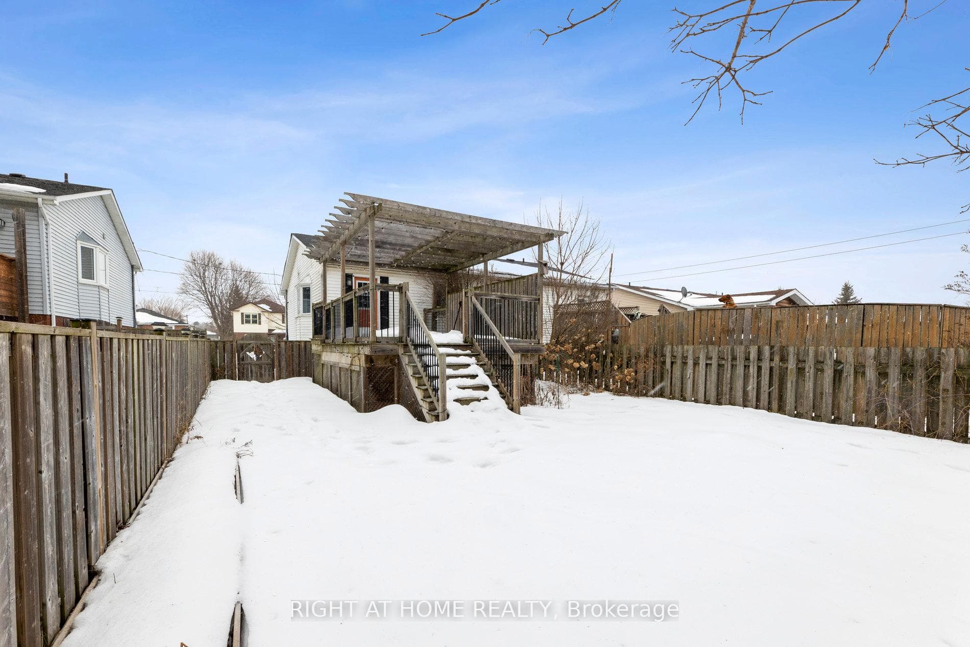 918 Westwood Crescent photo 30