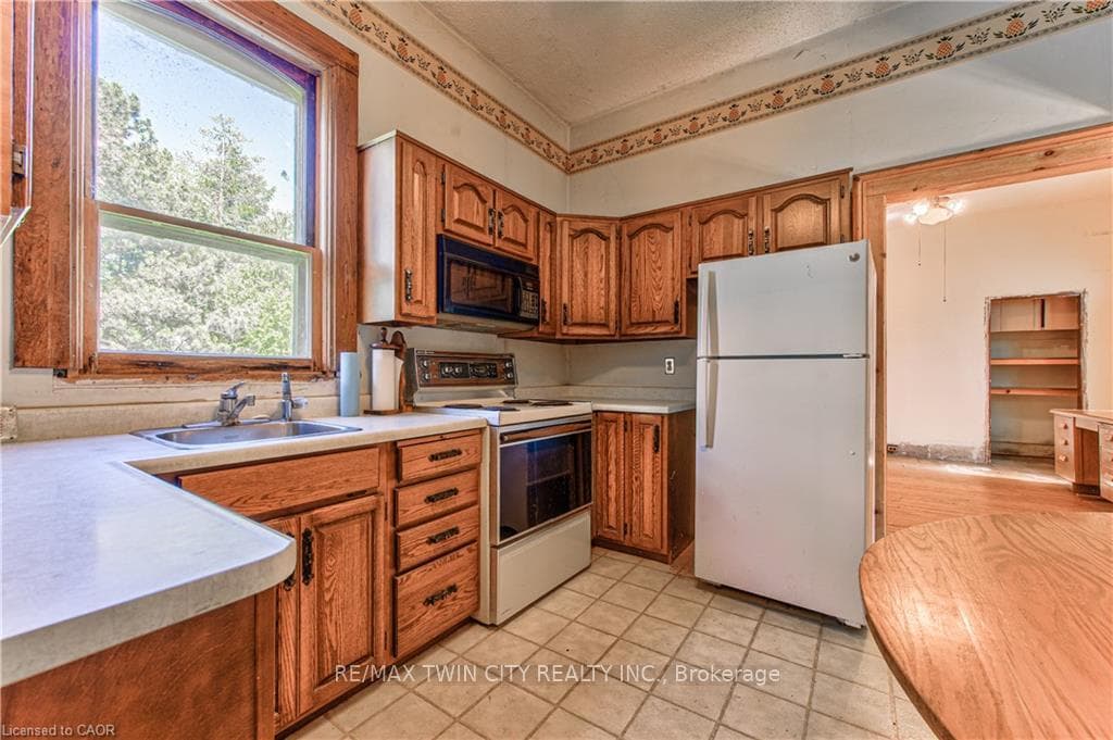 12 MYRTLE Avenue photo 14