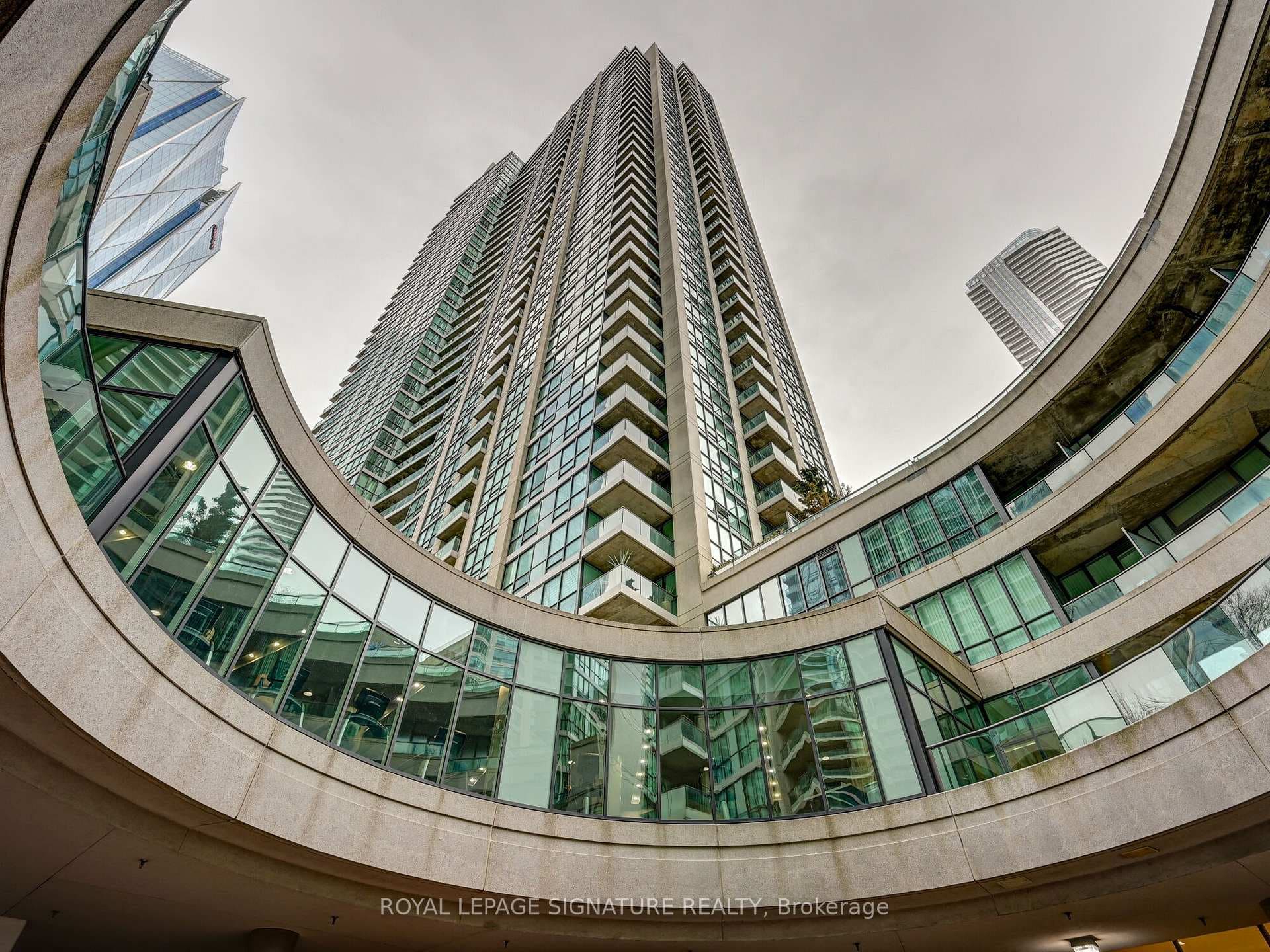 16 Yonge Street Unit 1202 photo 3