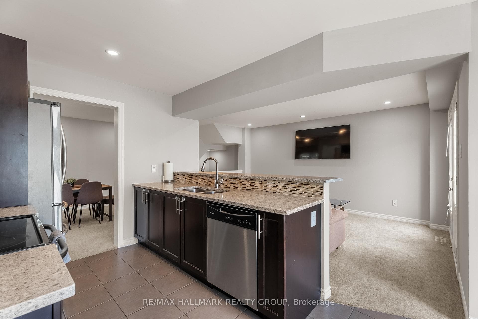 404 Rosingdale Street photo 19