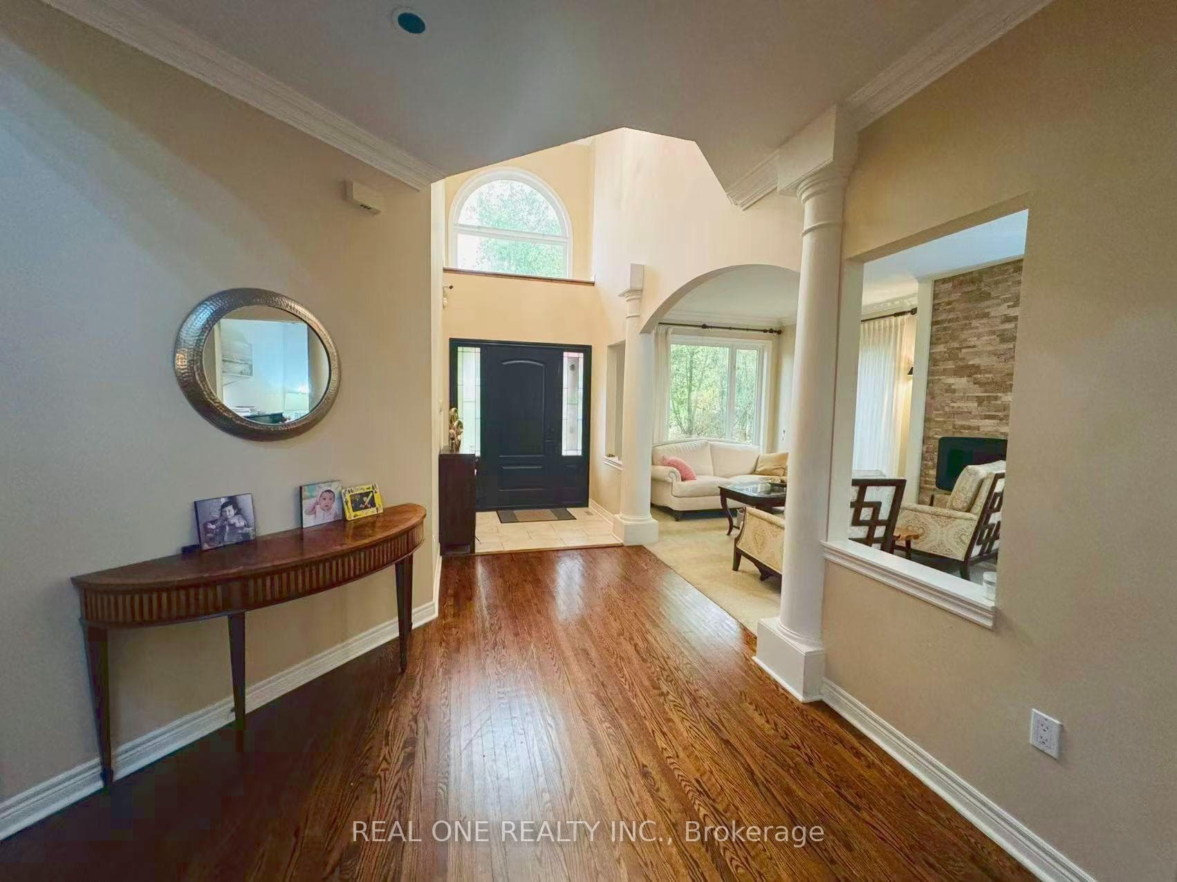2361 Silverwood Drive photo 4
