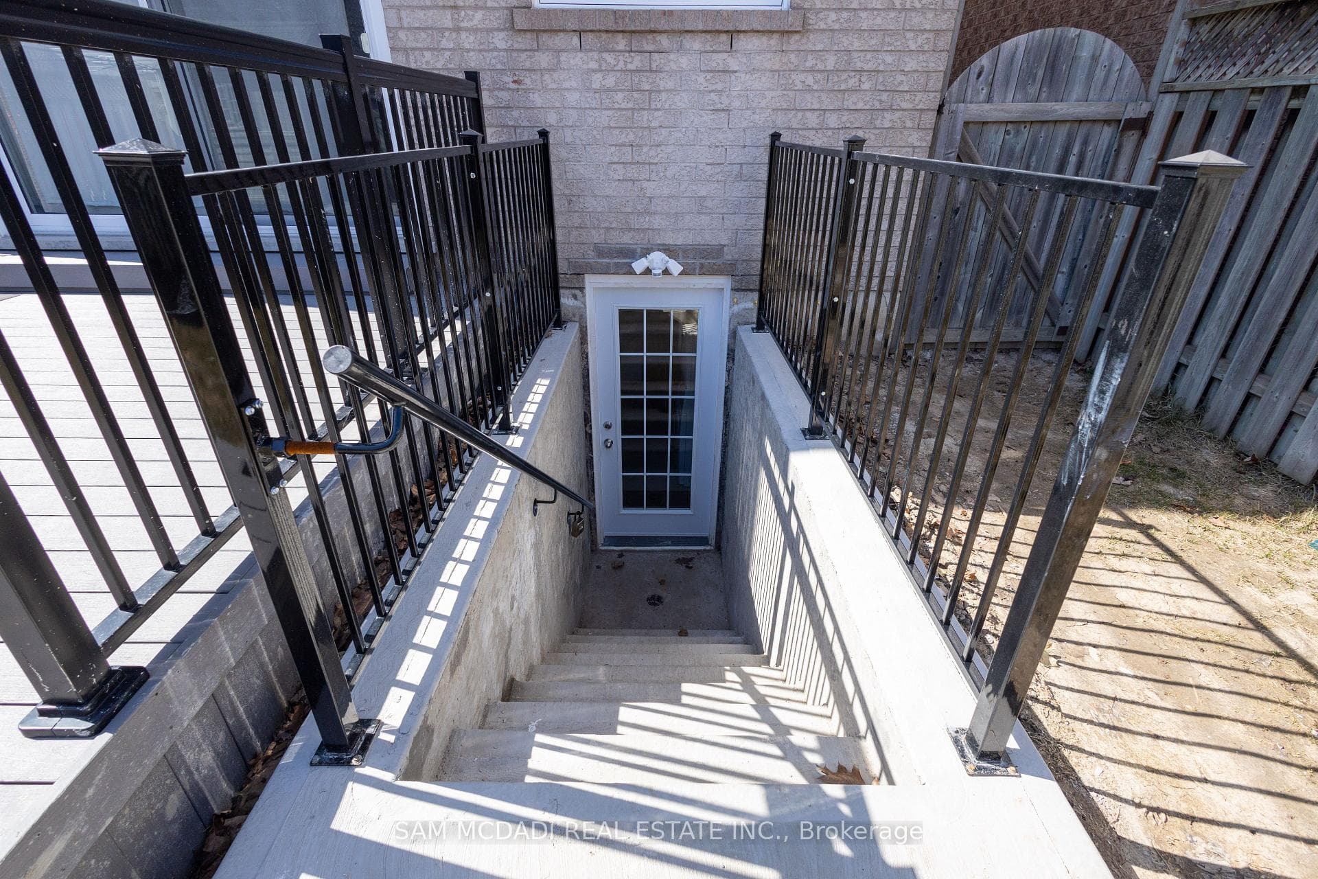 45 Springhurst Avenue Unit Bsmt photo 3