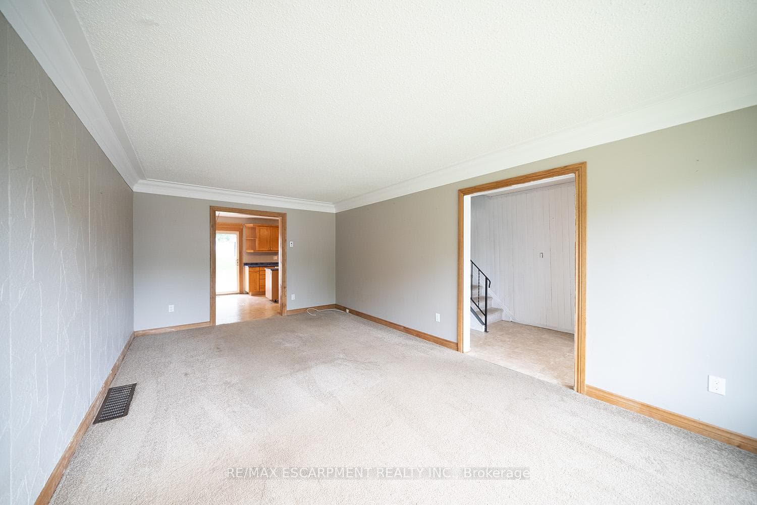 137 Henry Street Unit B photo 7
