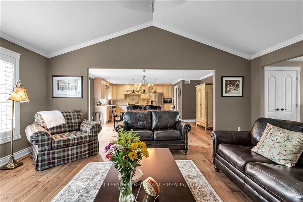 5 STRATFORD Boulevard photo 5