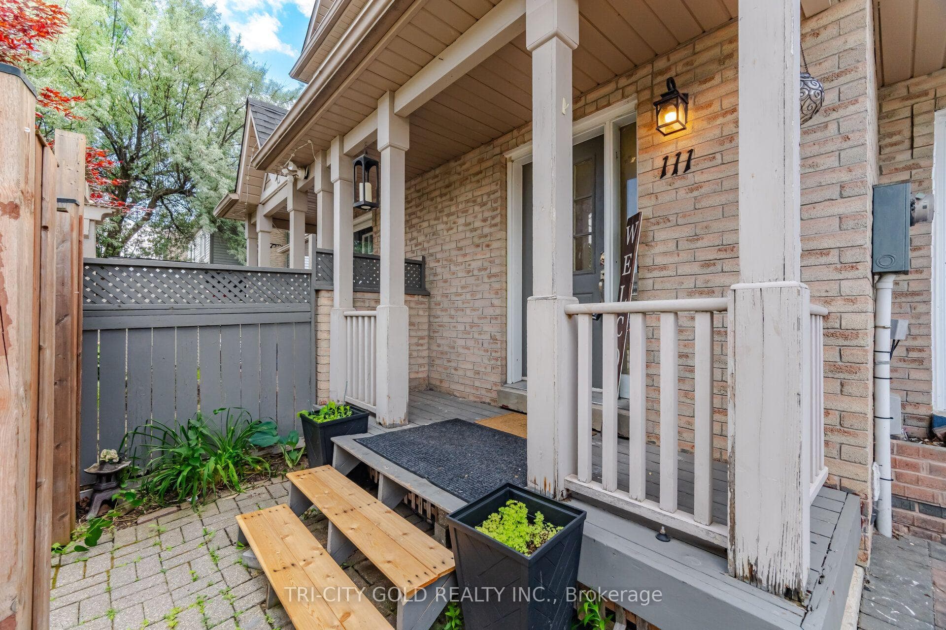 111 Chipmunk Crescent photo 3