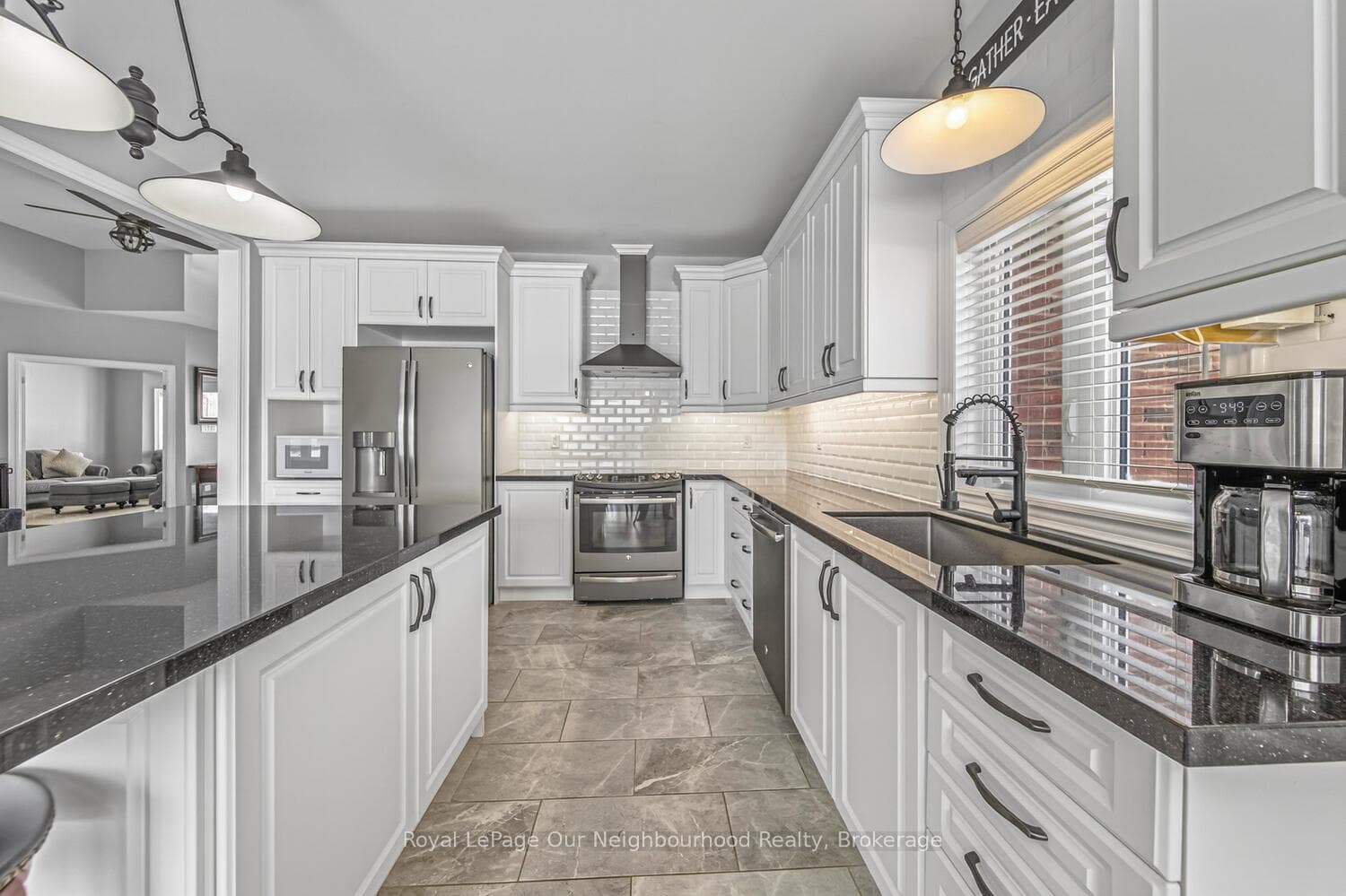 47 Songbird Crescent photo 25