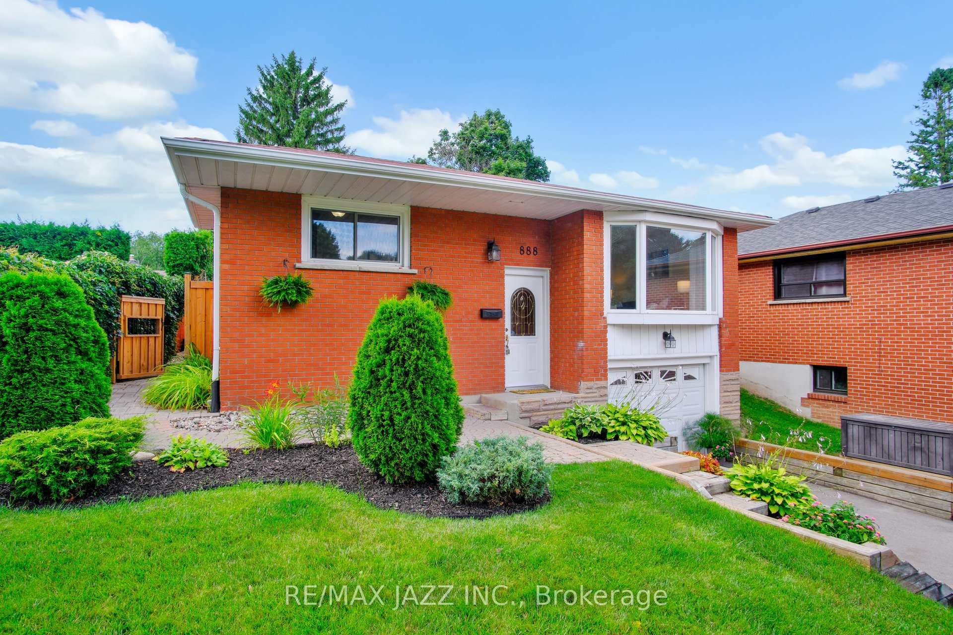 888 Walnut Court photo 1