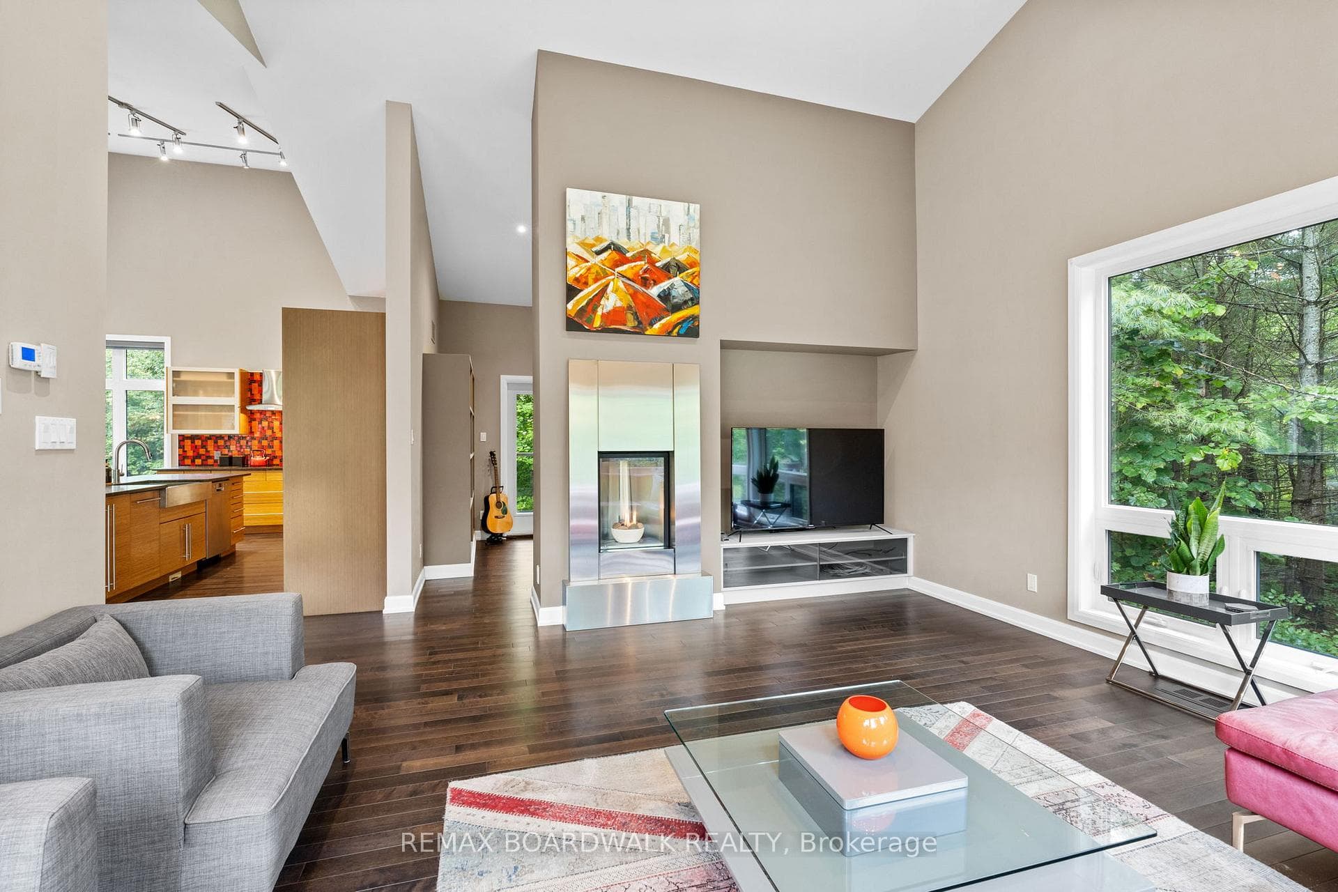 108 EDITH MARGARET Place photo 13