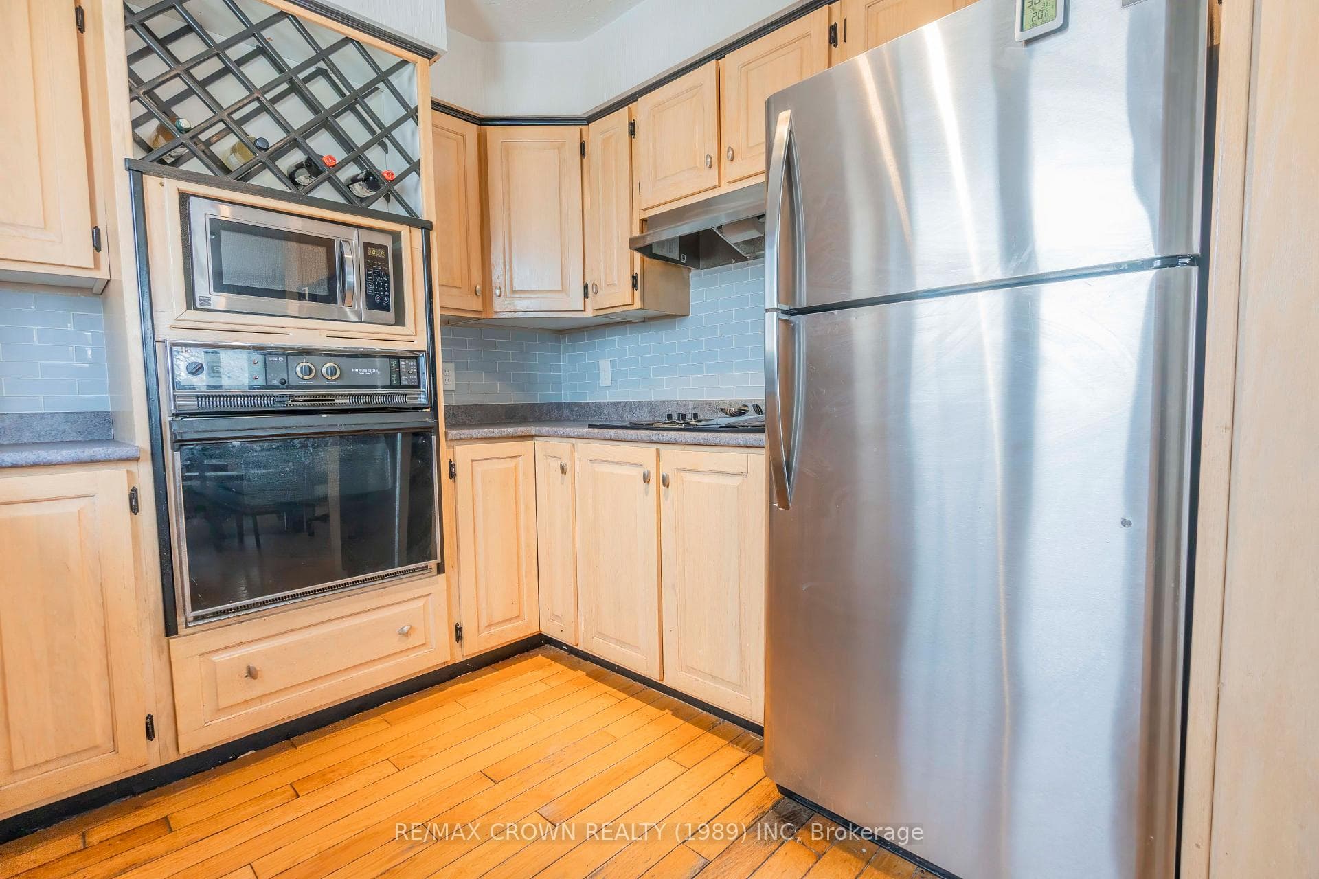 4 Erickson Avenue photo 16