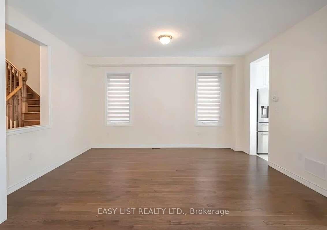 37 Royal Fern Crescent photo 12