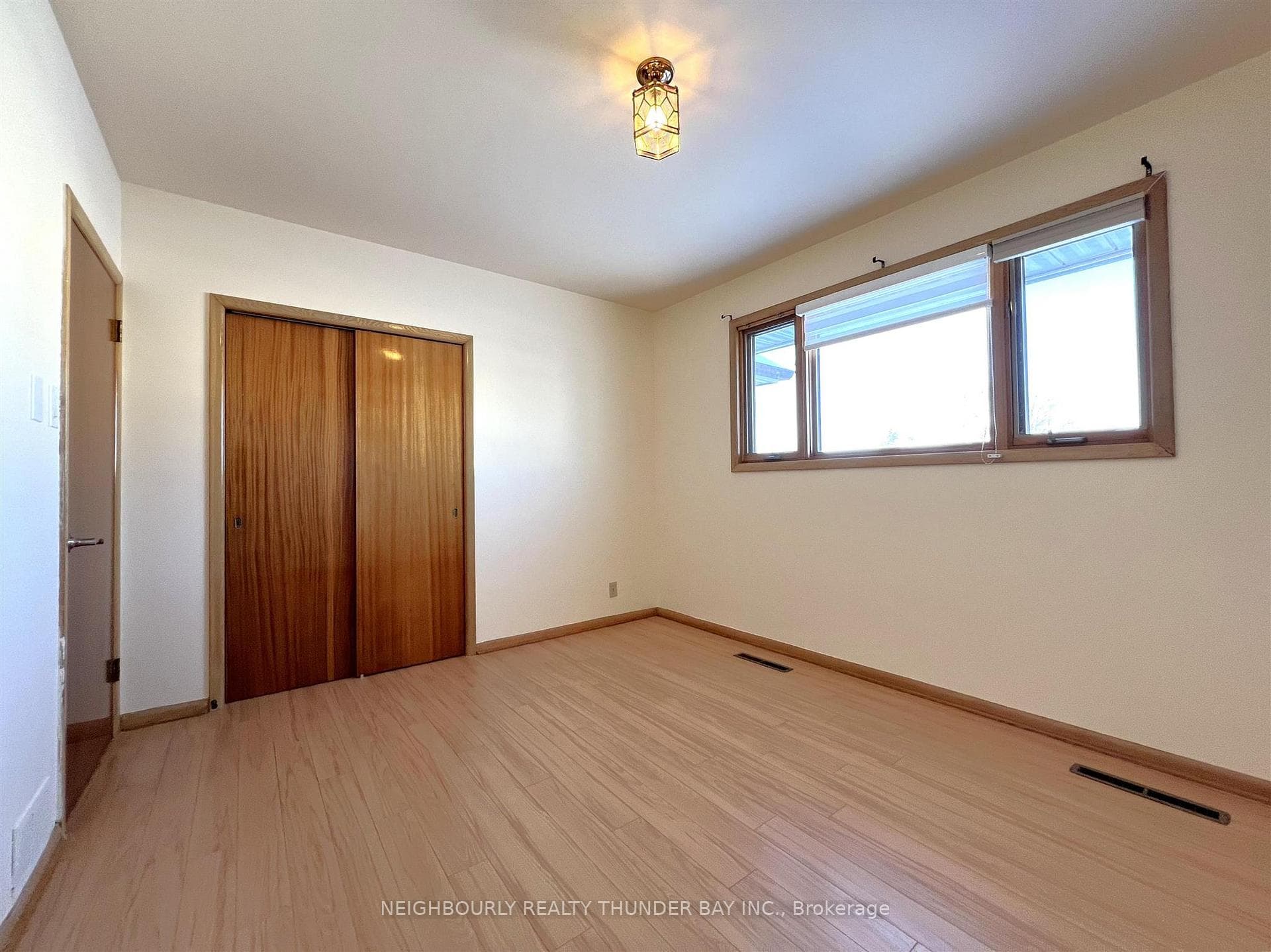 216 Caroline Street photo 14