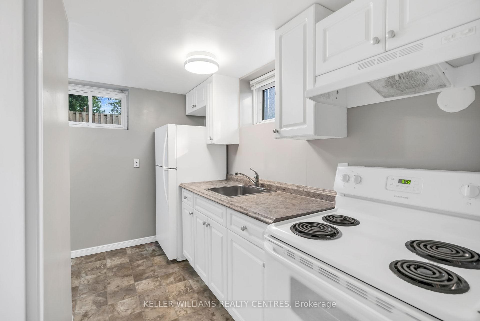144 Essa Road photo 32