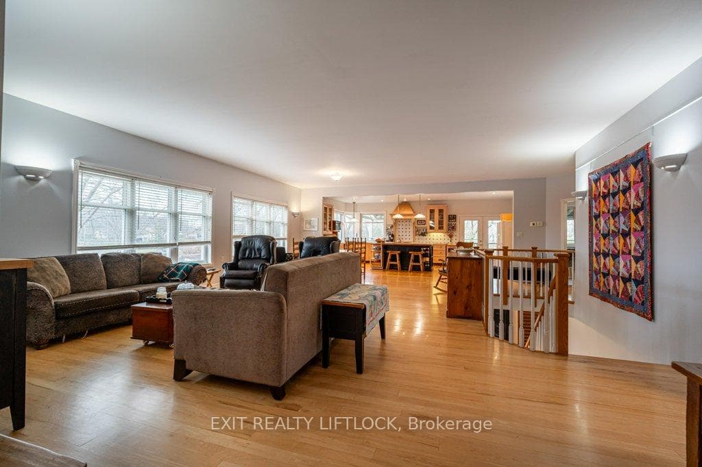 57 King Street photo 10