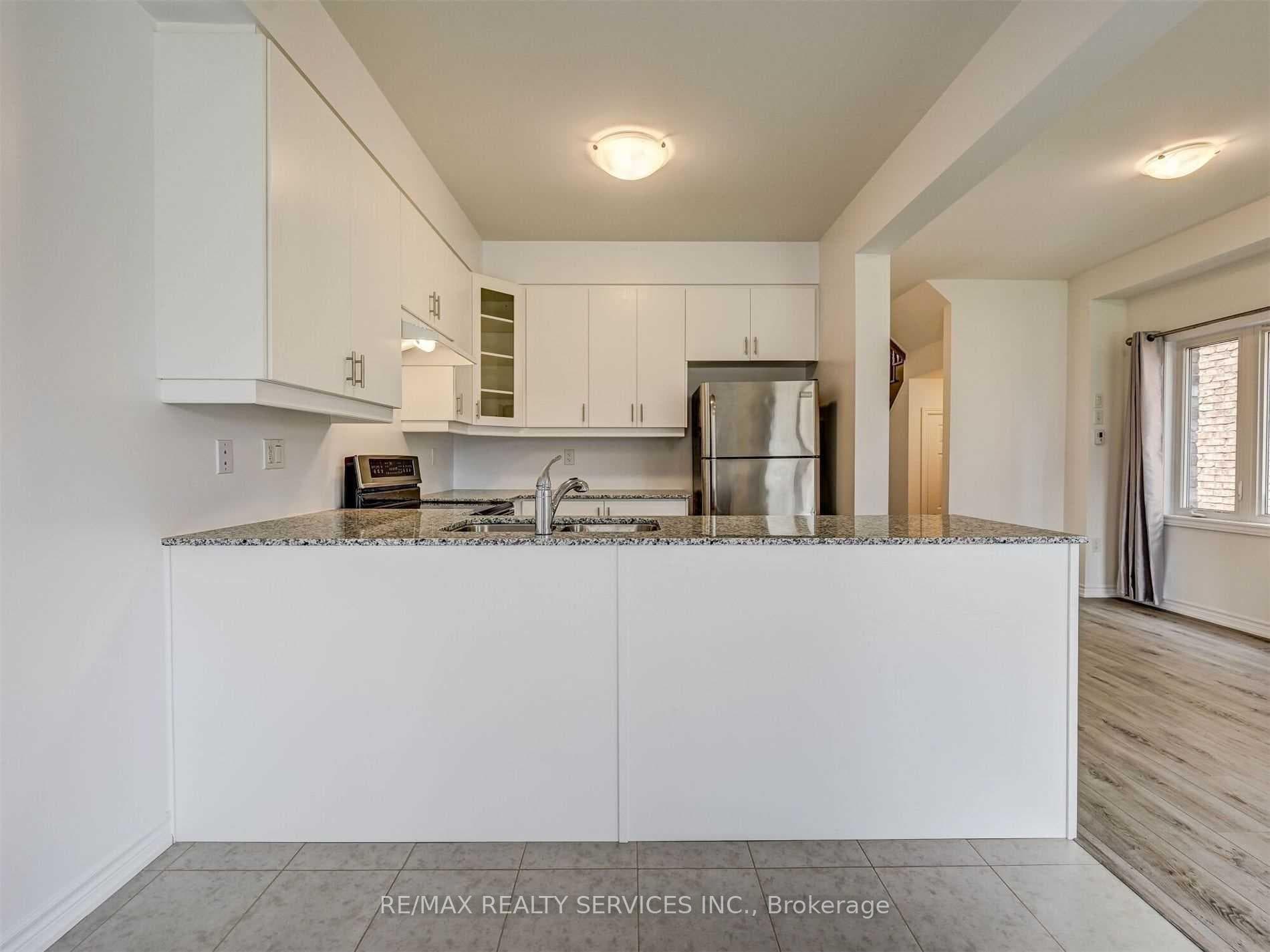 212 Ridley Crescent photo 27