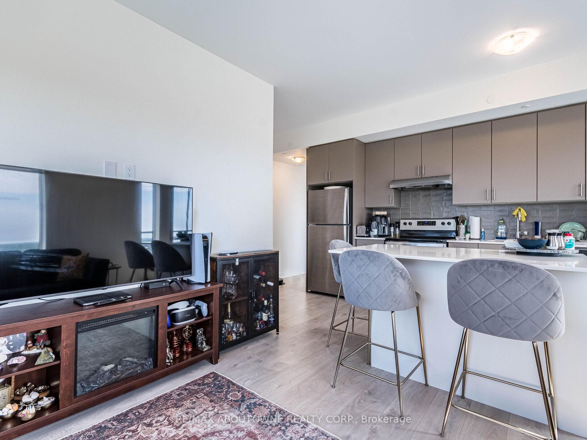 3200 William Coltson Avenue Unit 1203 photo 17