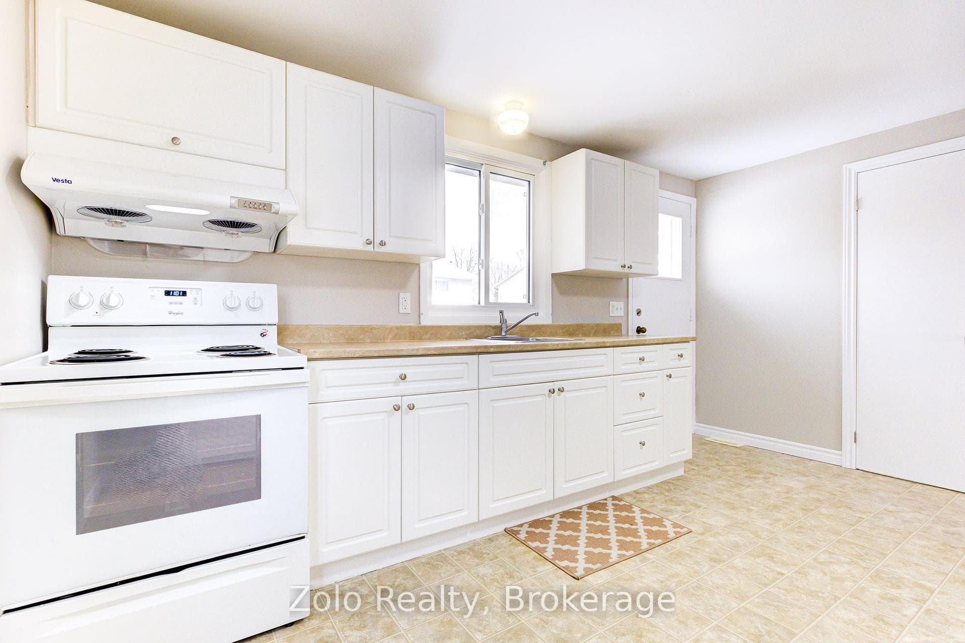 30A Helene Crescent photo 12