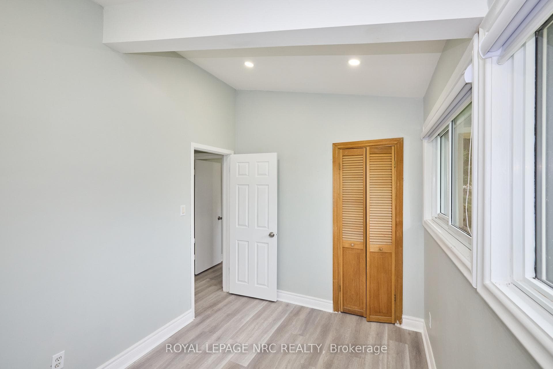 6673 Huggins Street photo 32