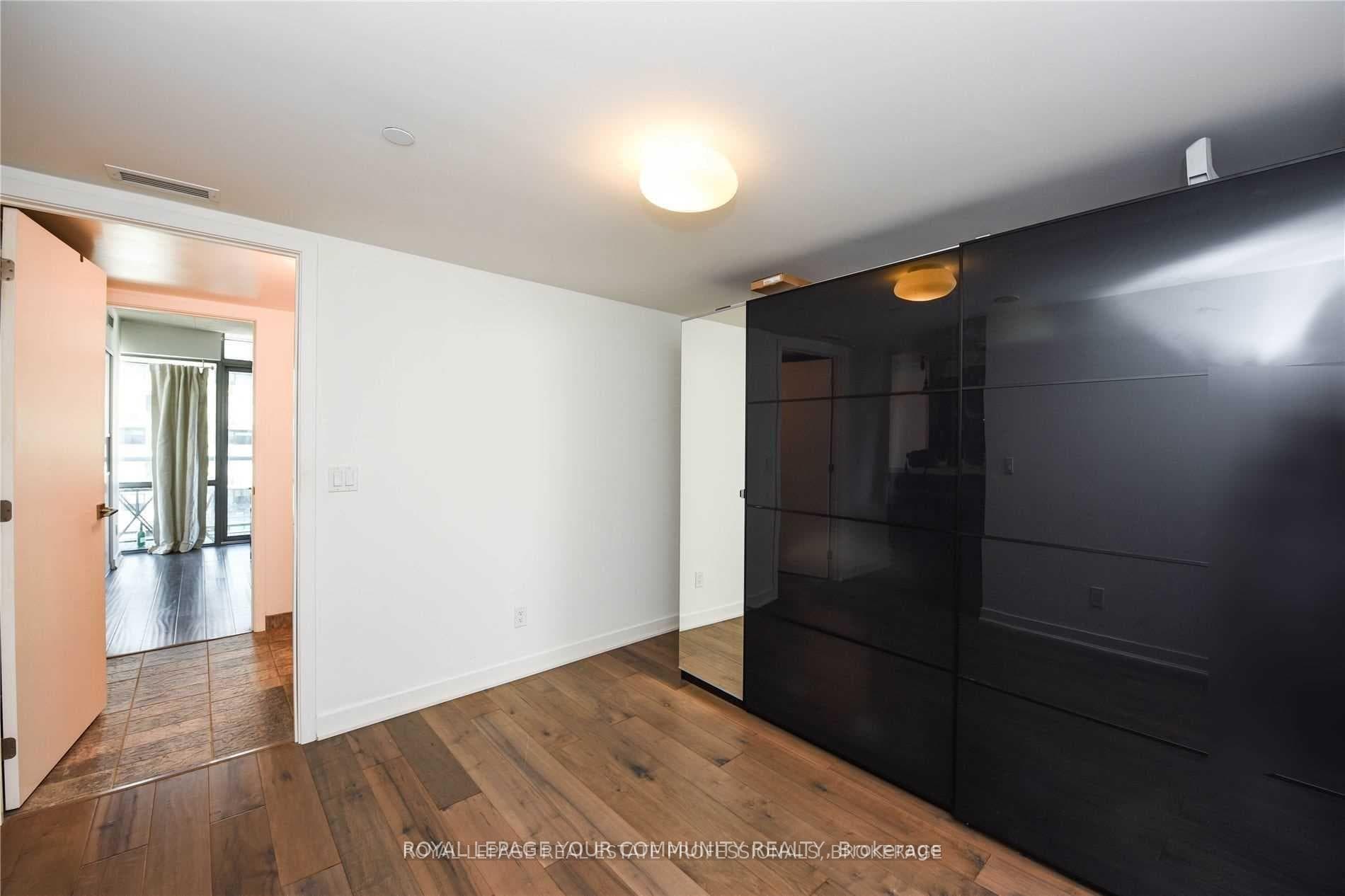 55 Stewart Street Unit 913 photo 14