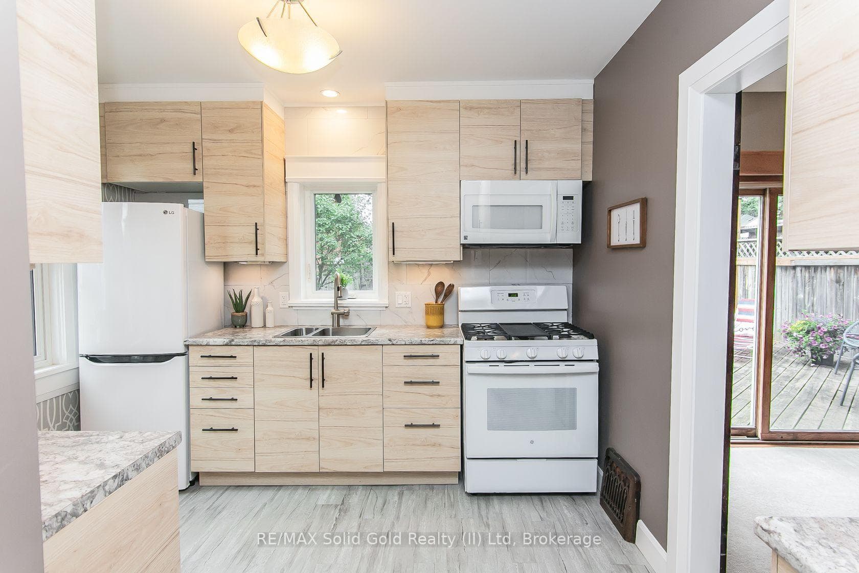 42 Guelph Street photo 16