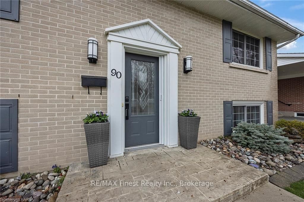 90 BRAEMAR Road photo 5