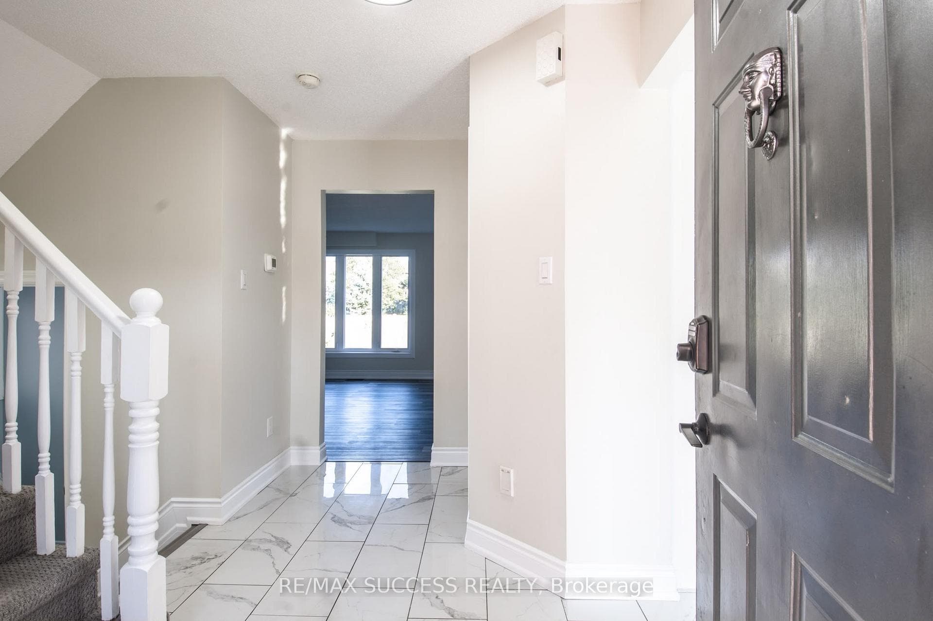 26 Tomahawk Dr, Main, Drive photo 10