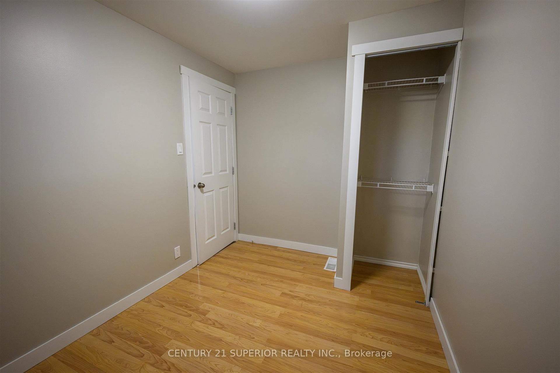 637 Brown Street photo 26