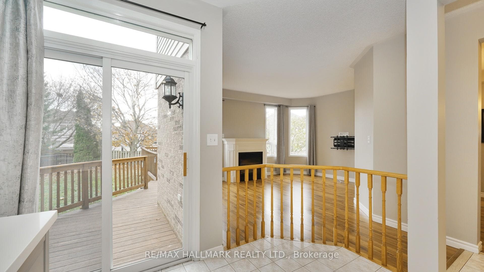 1035 Beatrice Street photo 18