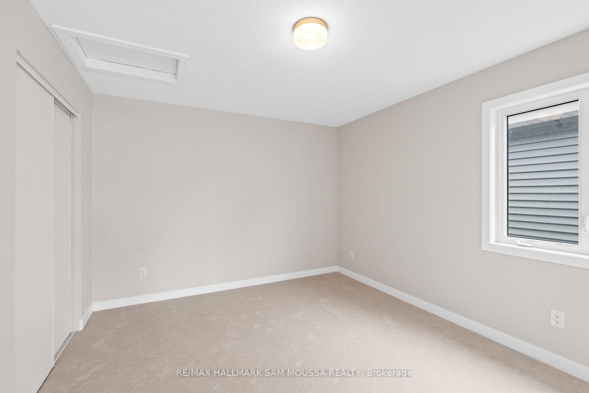 410 Euphoria Crescent photo 32