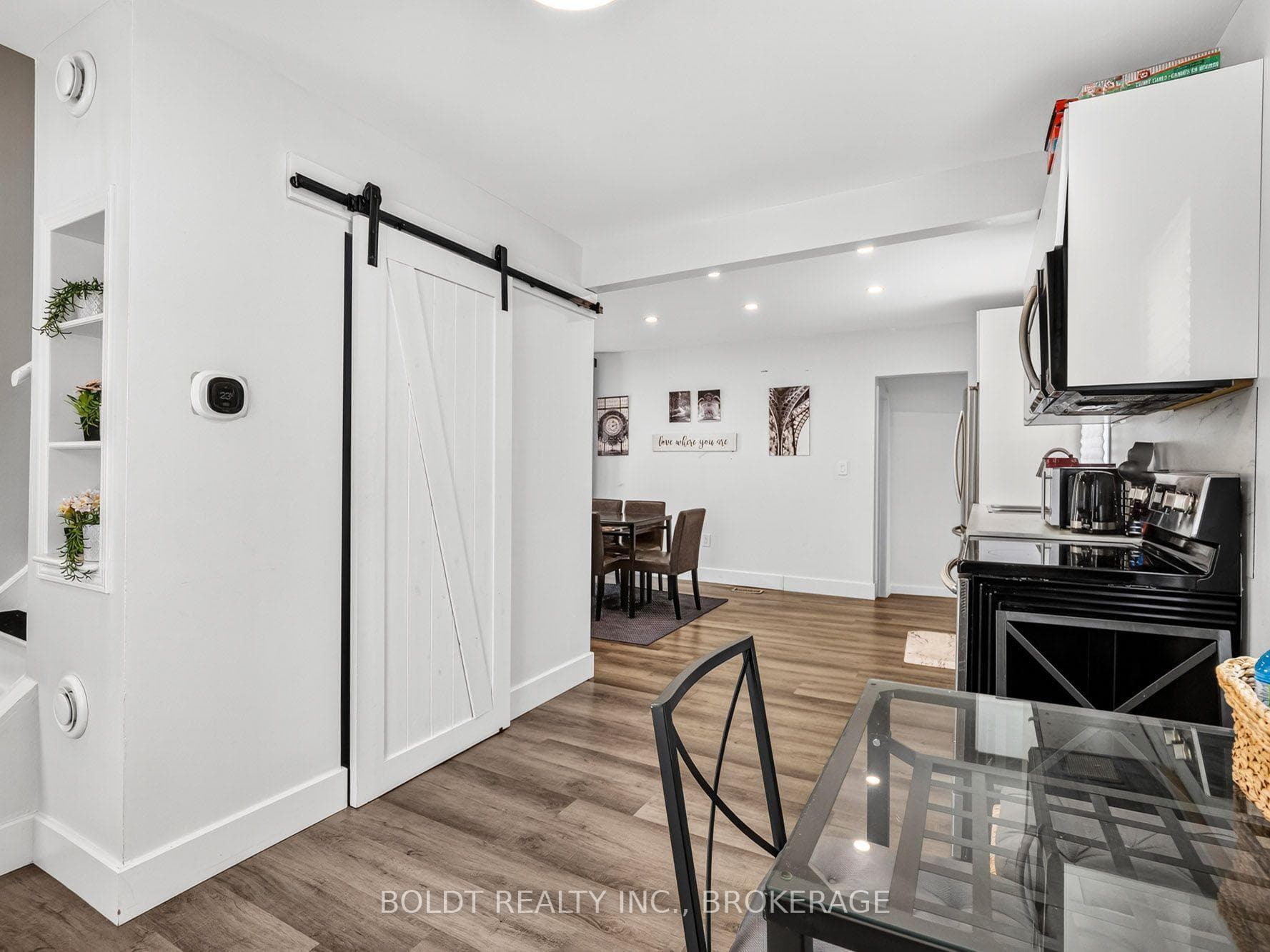 642 PENNER Road photo 8