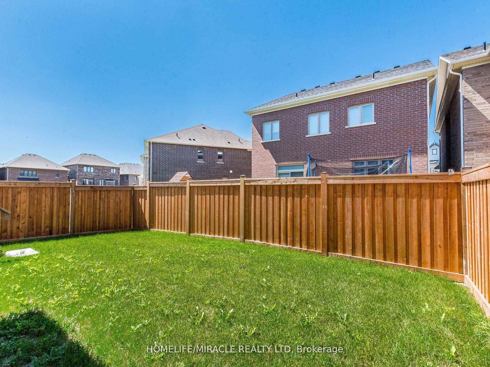 10 Speckled Alder Street photo 38