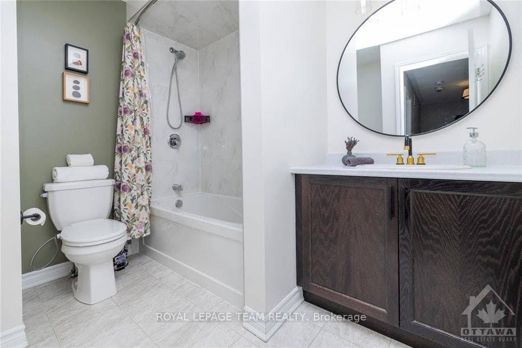 792 MAYFLY Crescent photo 21
