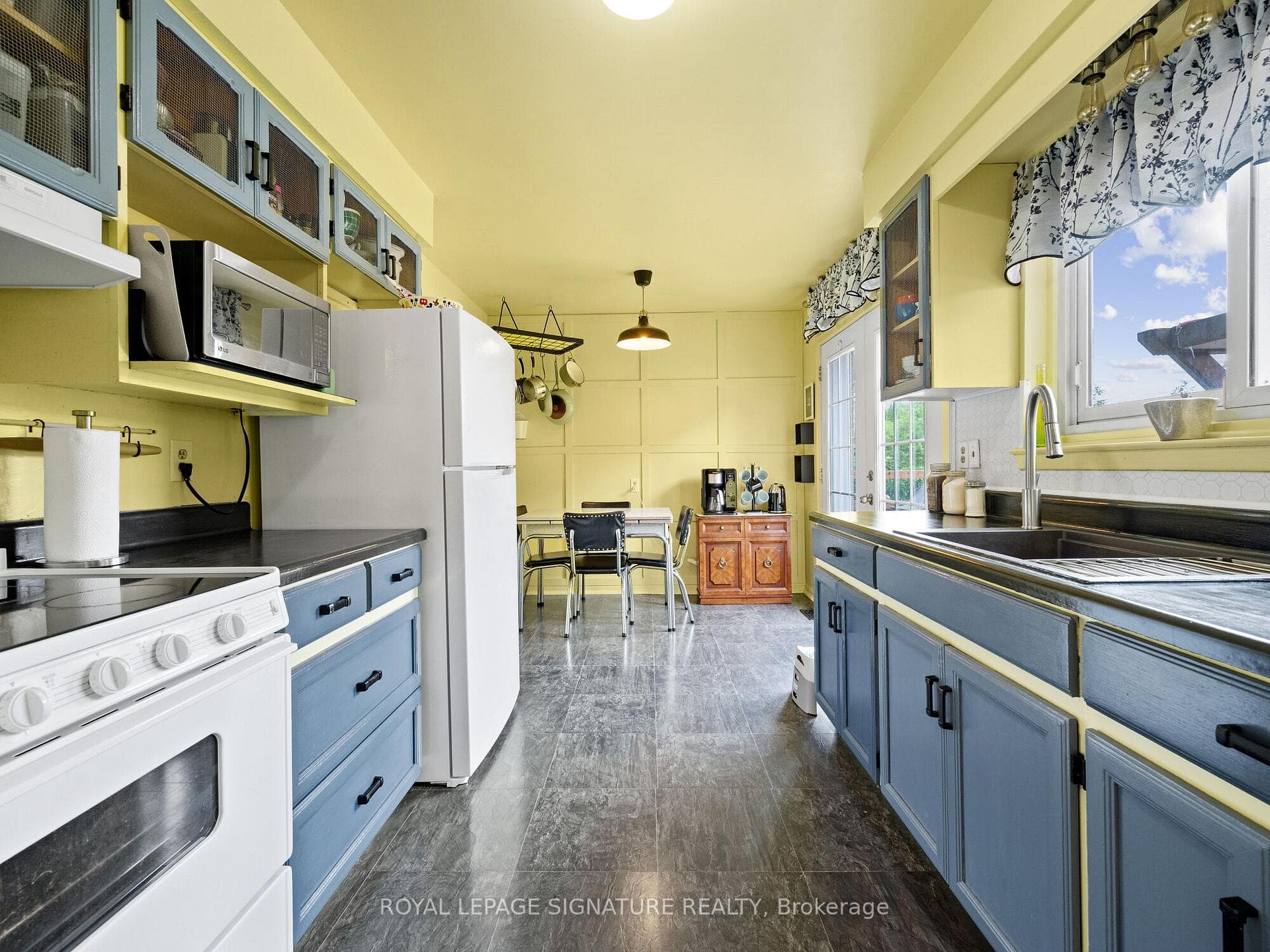 48 Oakmeadow Boulevard photo 7