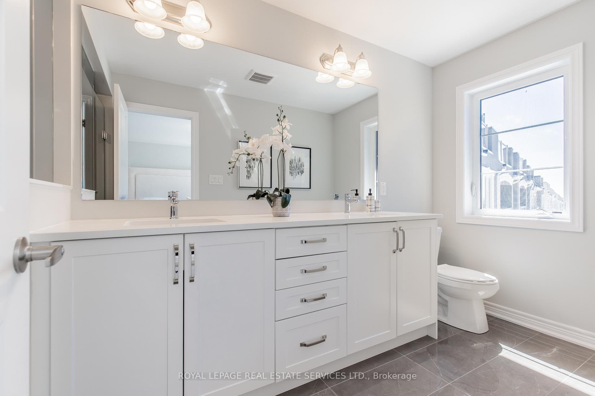 116 Cornell Centre Boulevard photo 28