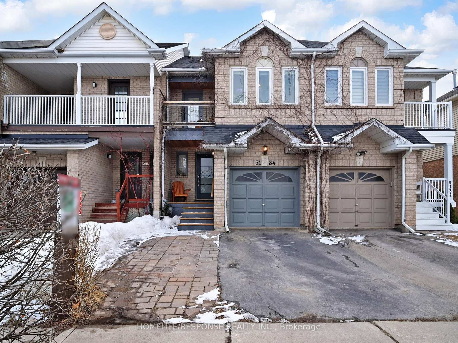 5134 Lampman Avenue photo 1