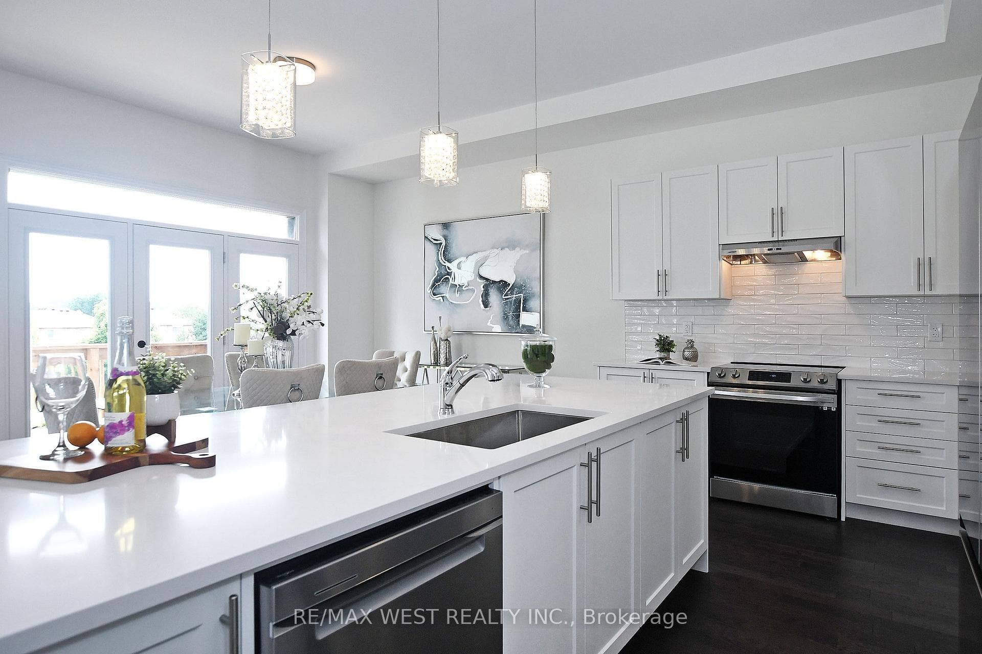 1353 Blackmore Street photo 7