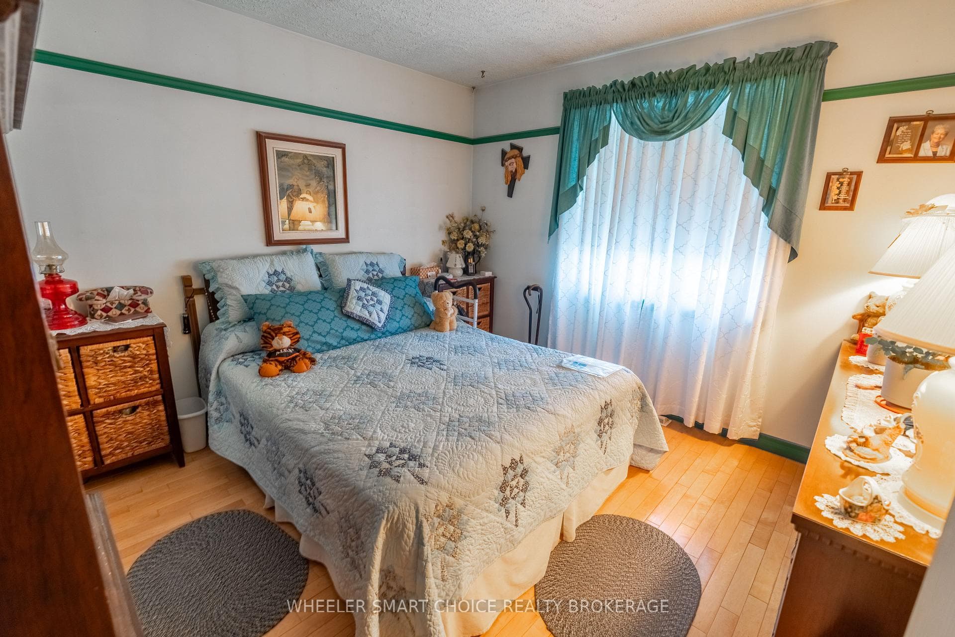 542 Anthony Street photo 12