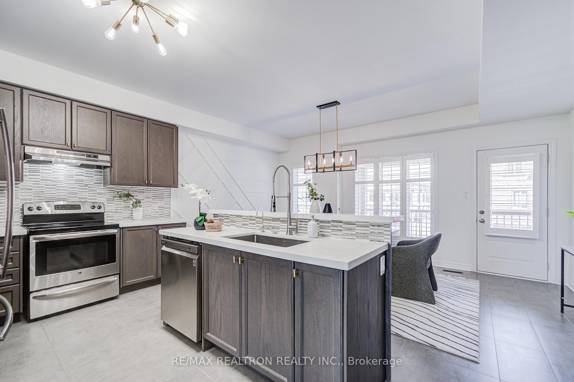34 Battista Perri Drive photo 9
