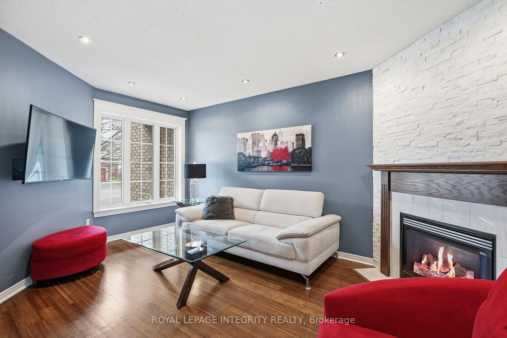 1073 Brasseur Crescent photo 5