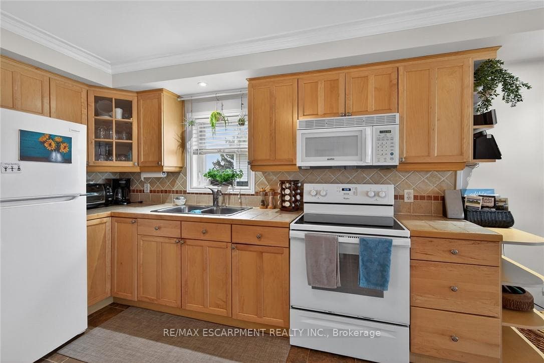 968 South Coast Drive photo 18