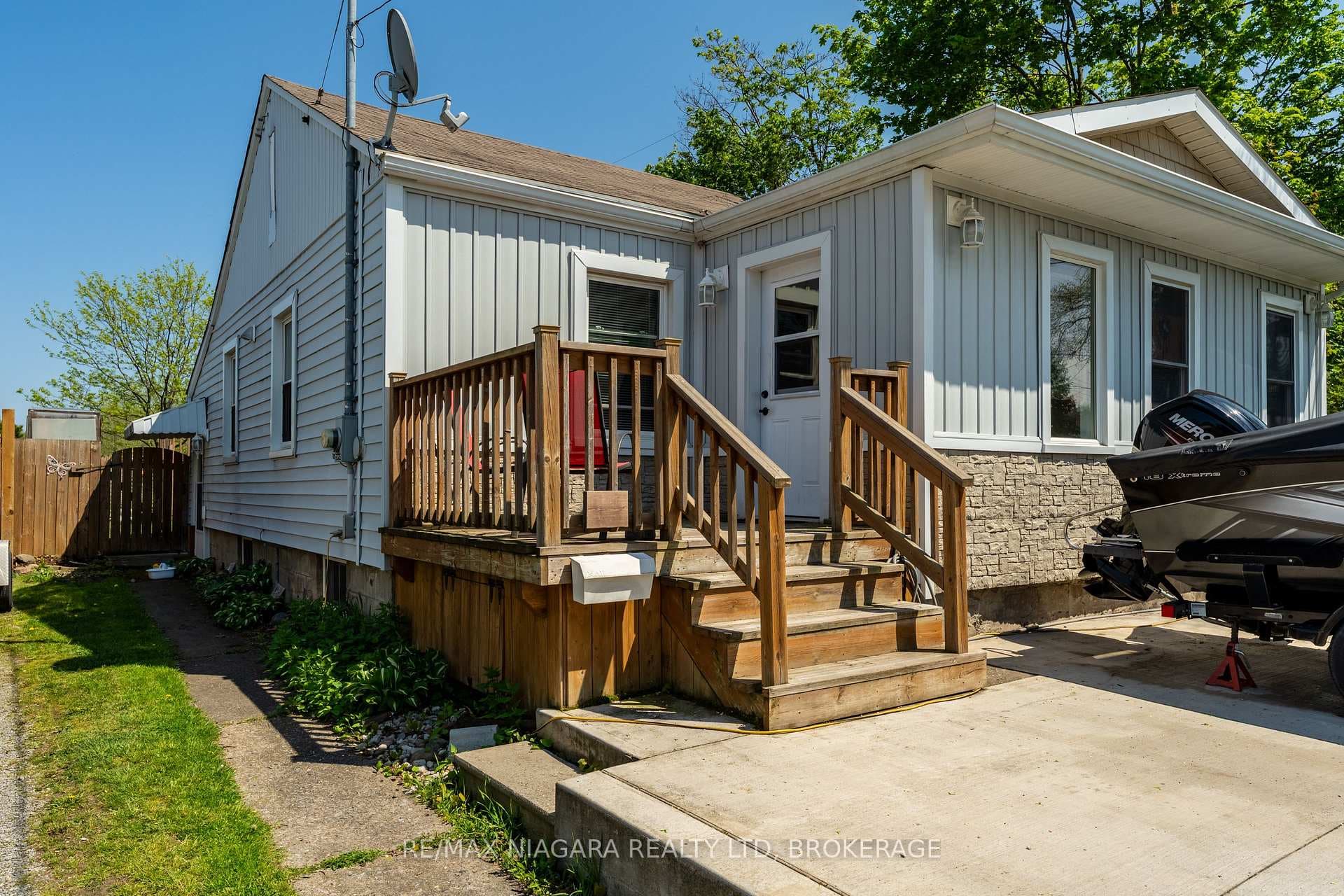 18 1/2 Willow Street photo 2