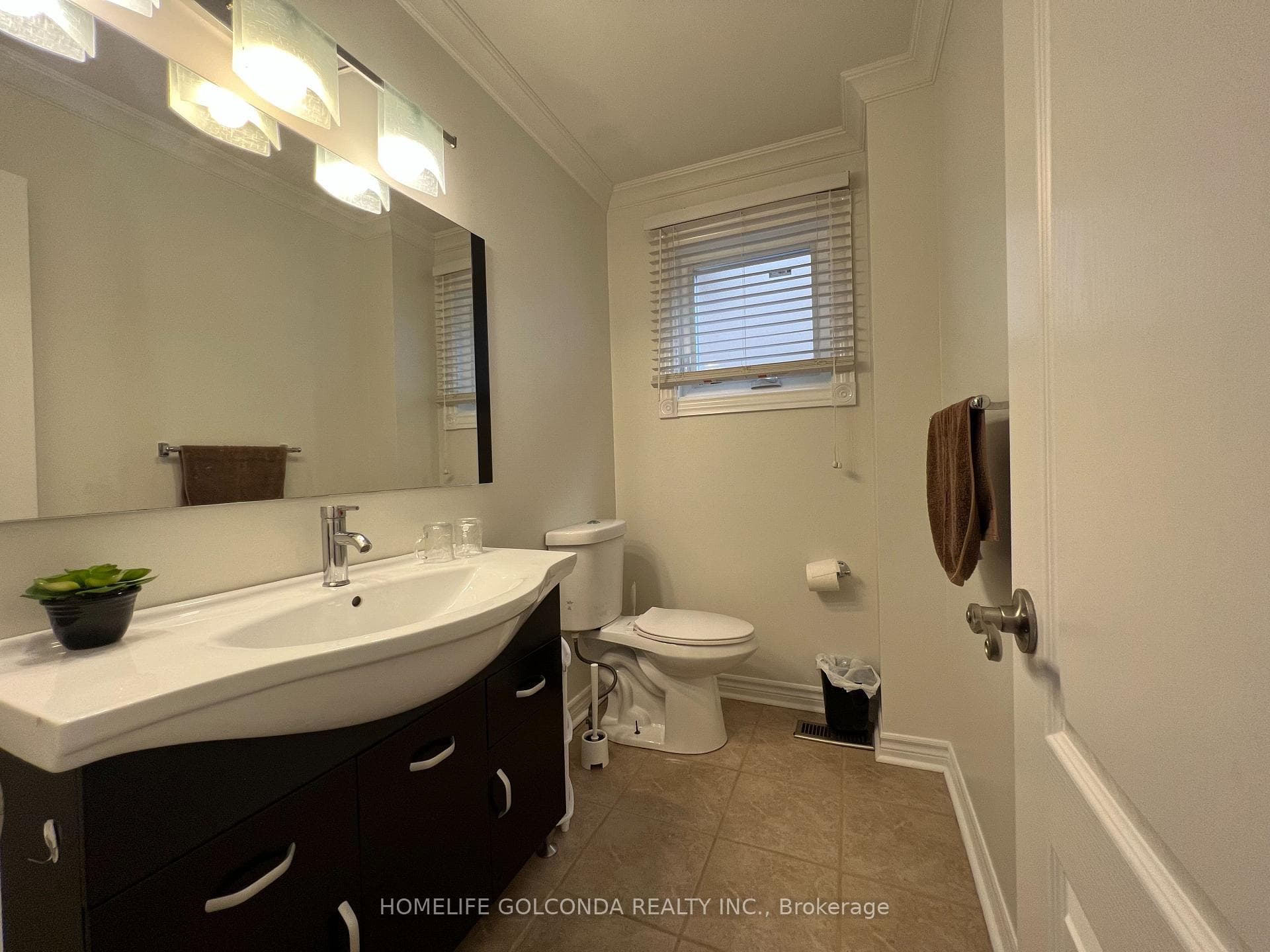 172 Stephenson Crescent photo 11