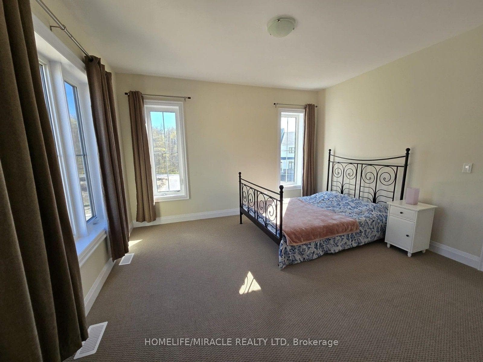 6 Aldwinckle Avenue photo 3
