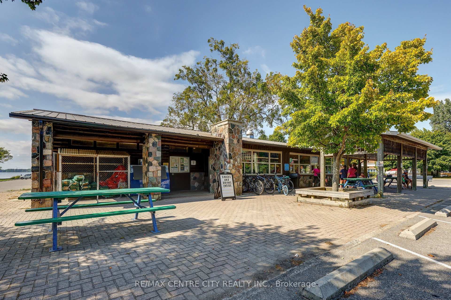 17374 Lakeshore Road photo 43