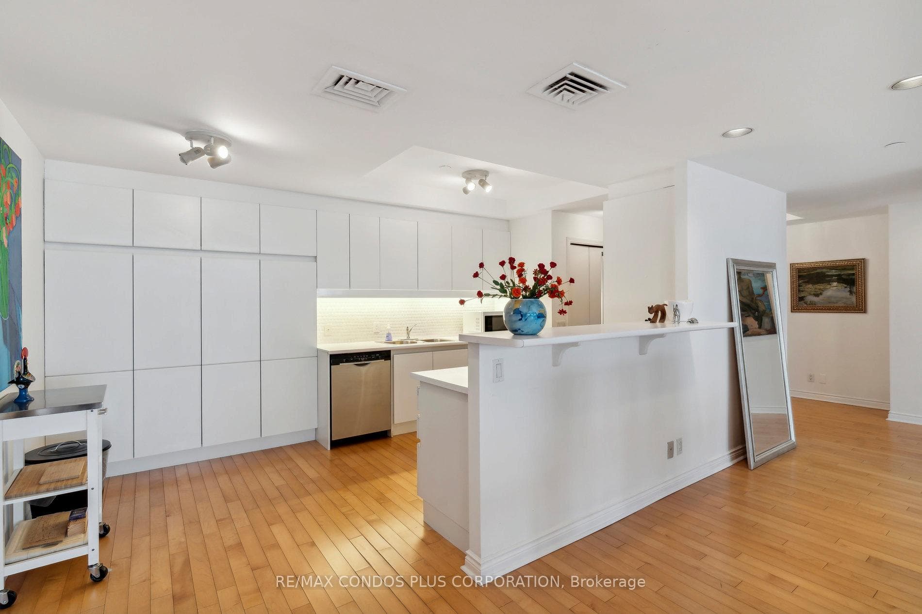 211 Queens Quay Unit 1102 photo 15