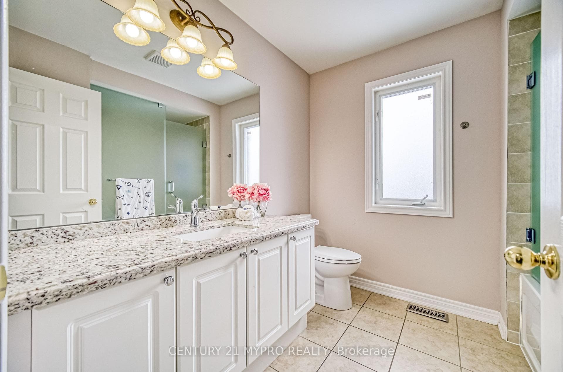 72 Vandervoort Drive photo 25
