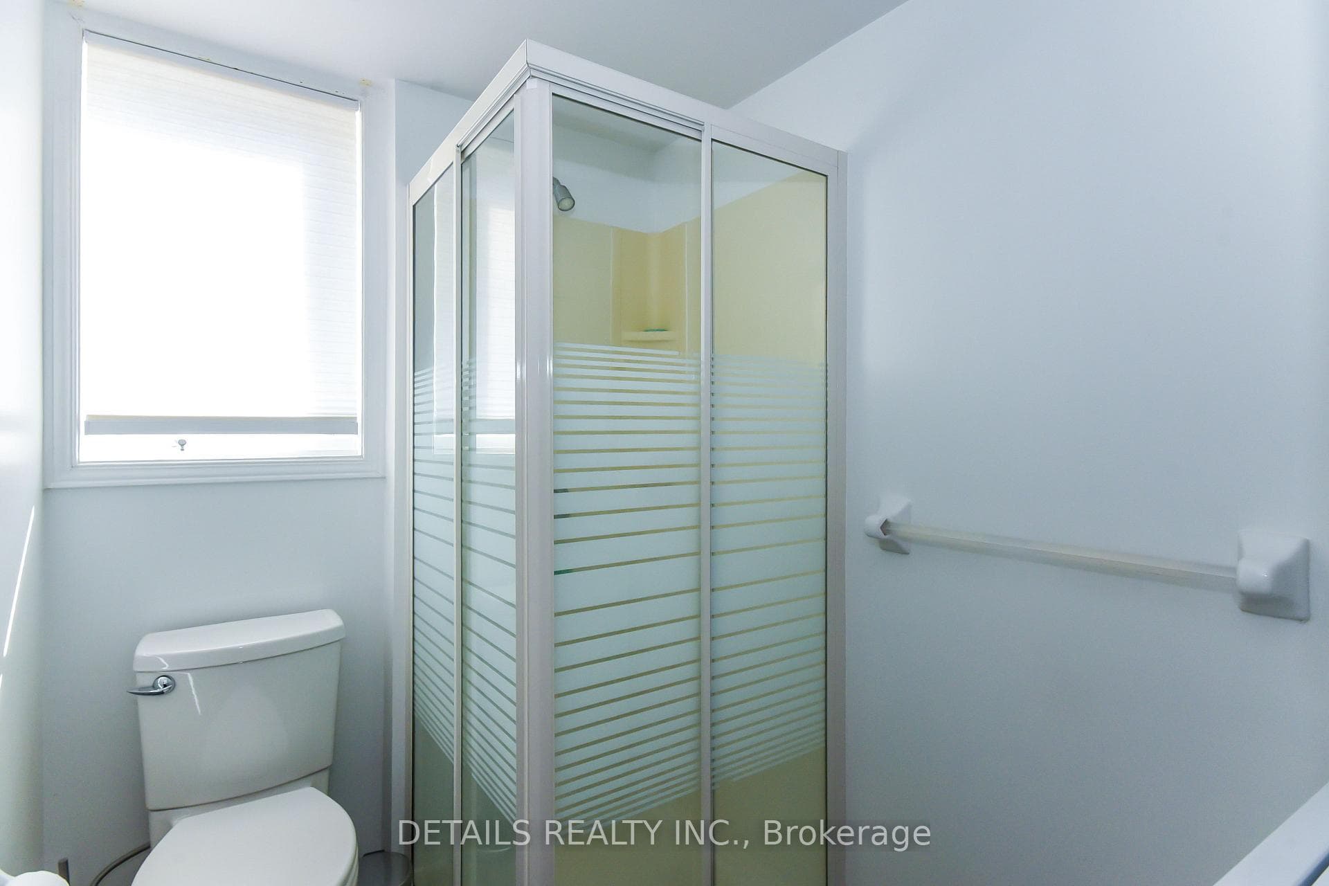 158 Forward Avenue photo 21